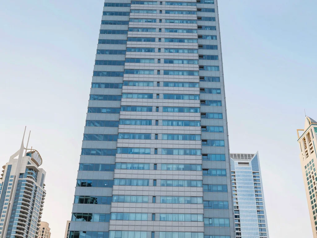 1 Lake Plaza